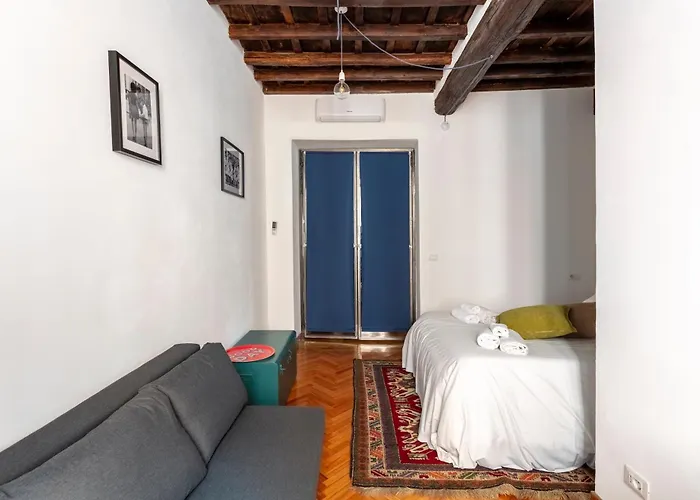 Trastevere 68 Stylish Apartment